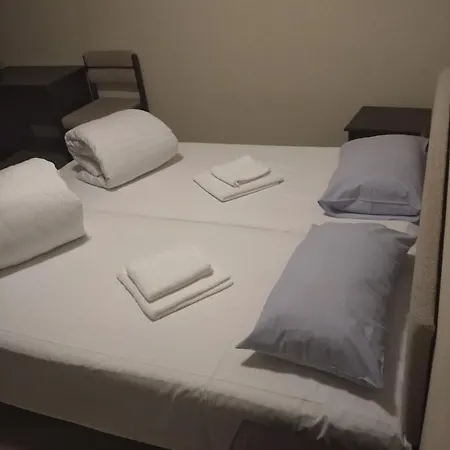 Zlaty Kříž Hotel